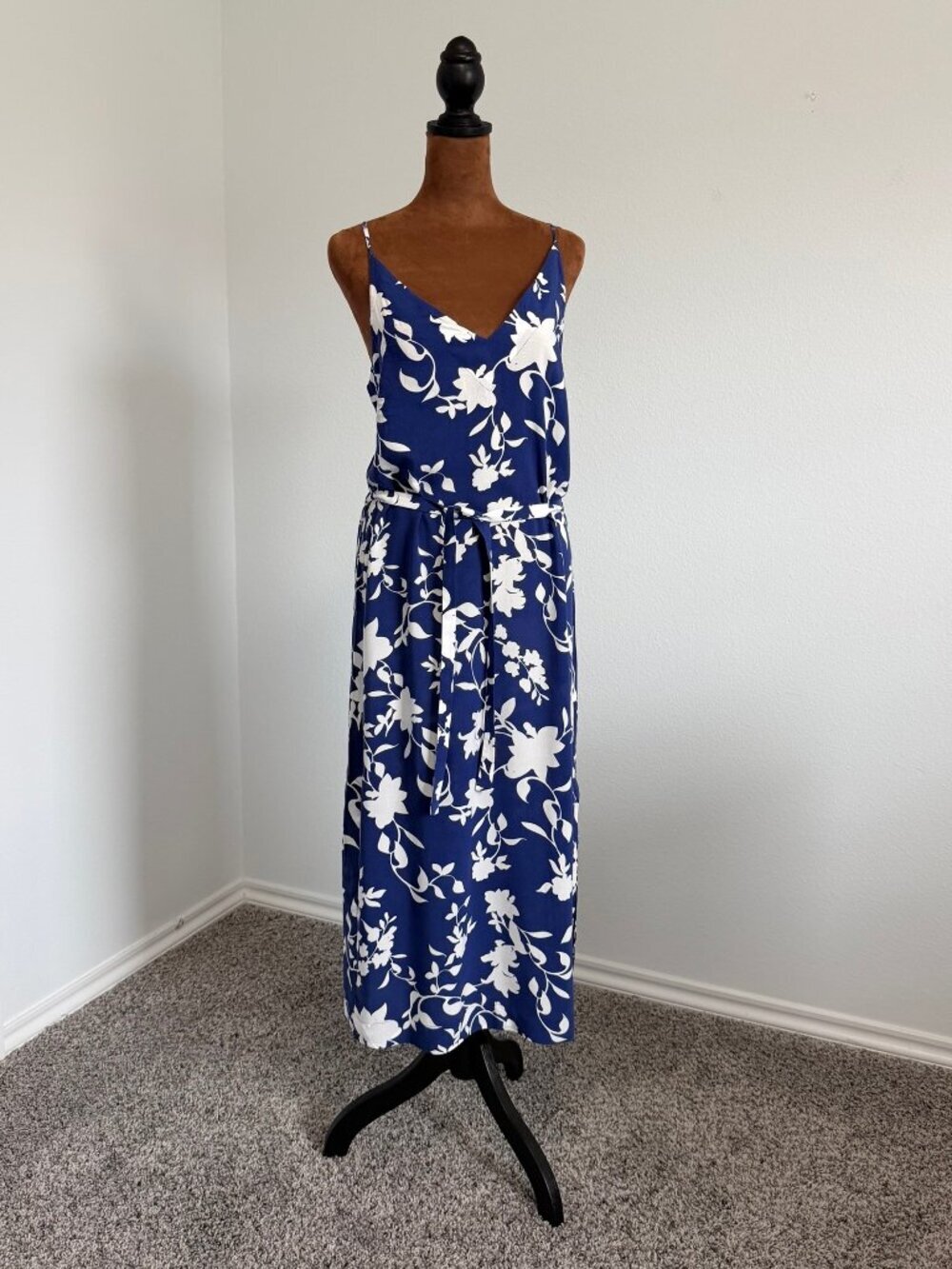 Seafolly Australia Sleeveless V-Neck Blue/White Floral Belted Midi Dress Size S.
